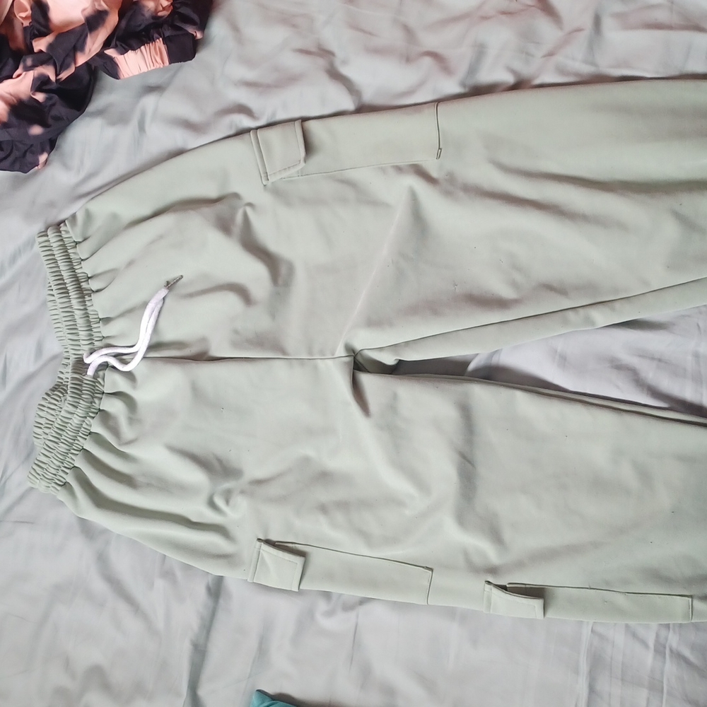 Classy sweats teal with leg pockets and white string
